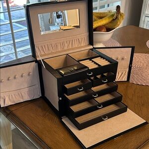 Luxurious Black and Cream Jewelry Organizer Box